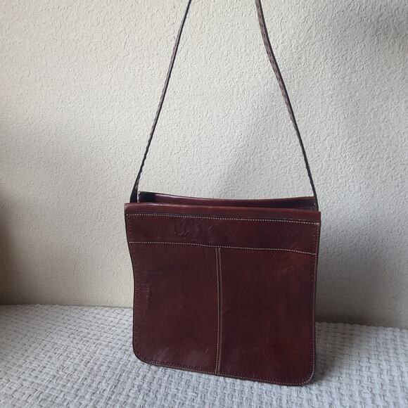 Fossil Classic Brown Leather Shoulder Bag - Picture 2 of 7